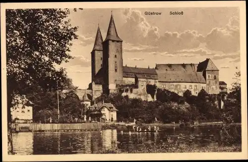 Ak Rochlitz in Sachsen, Das Schloss, Fehldruck Güstrow