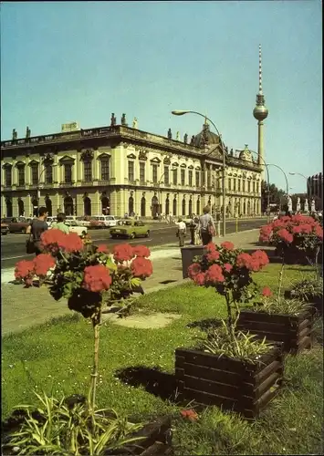 Ak Berlin Mitte, Museum für Deutsche Geschichte, Unter den Linden, Fernsehturm