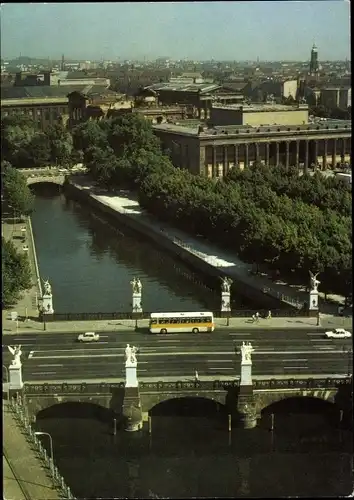 Ak Berlin Mitte, Marx Engels Brücke