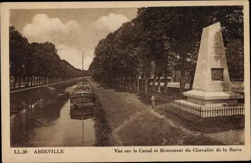 Ak Abbeville Somme, Blick auf den Kanal und das Denkmal des Chevalier de la Barre