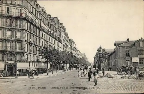 Ak Paris, Avenue