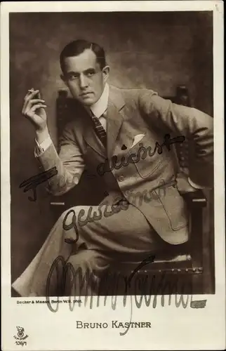 Ak Schauspieler Bruno Kastner im Anzug mit Zigarette, Autogramm