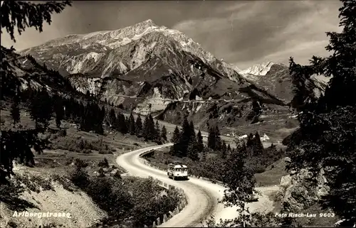 Ak Sankt Anton am Arlberg Tirol Österreich, Arlbergstraße, Bus