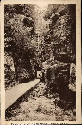 Ak Lohmen Sächsische Schweiz, Uttewalder Grund, Felsentor