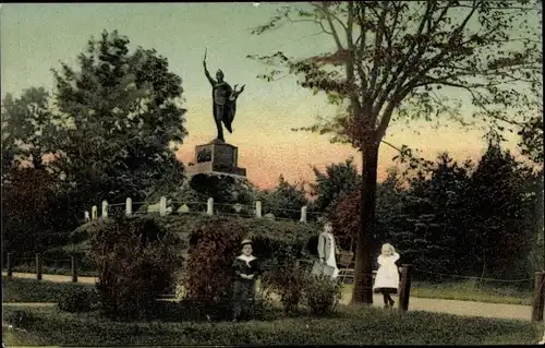 Ak Schleswig in Schleswig Holstein, Chemnitz-Bellmann-Denkmal