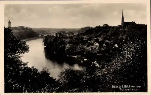Ak Halle Saale, Totalansicht, Trothaer Felsen