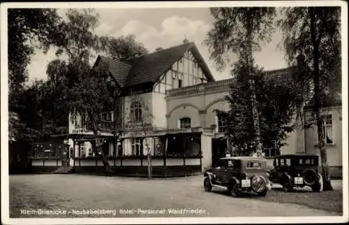 Ak Klein Glienicke Neubabelsberg Potsdam in Brandenburg, Hotel Pensionat Waldfrieden, Autos