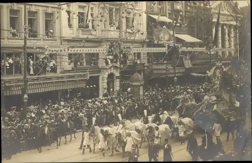 Foto Ak Bruxelles Brüssel, Festumzug in der Stadt, Cortege Historique de 1905, Festwagen