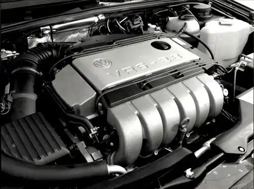 Foto Auto, VW, Volkswagen, Sechszylinder VR 6 Motor