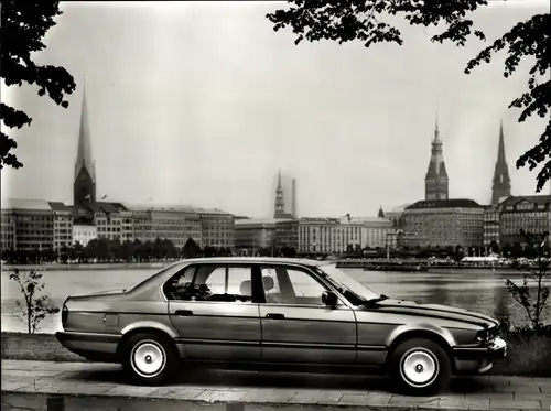 Foto Auto, BMW 750 iL V 12 Leichtmetallmotor