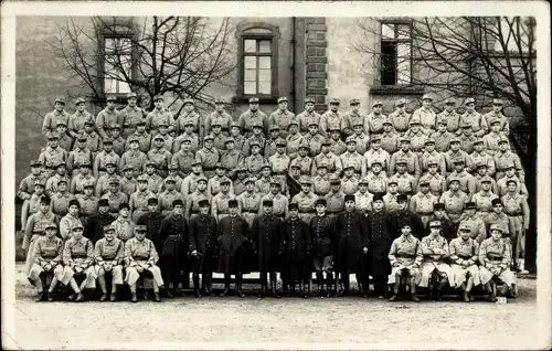 Foto Ak Französische Soldaten in Uniformen, Gruppenbild