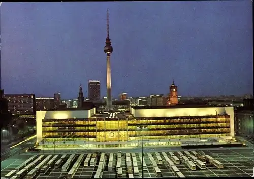Ak Berlin Mitte, Palast der Republik, Fernsehturm, Rathaus, Nachtbeleuchtung