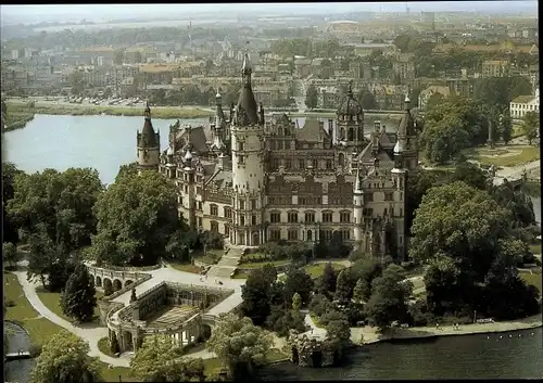 Ak Schwerin in Mecklenburg, Schloss, Stadt, Fliegeraufnahme