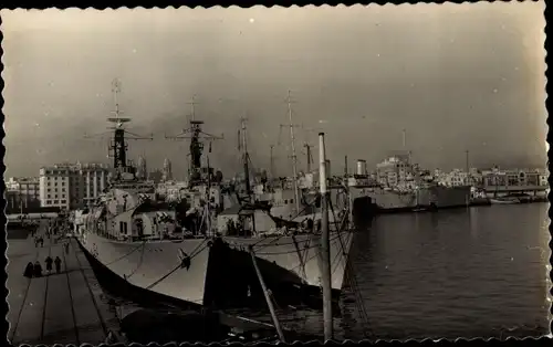 Ak Cádiz Andalusien, Hafen, Schiffe