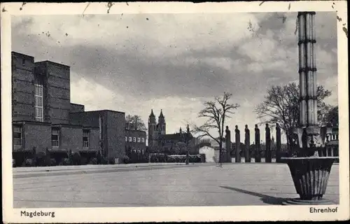 Ak Magdeburg an der Elbe, Ehrenhof