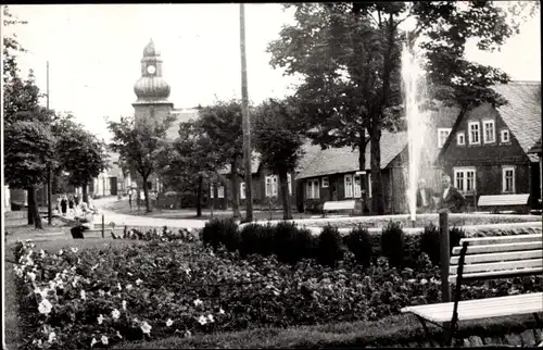 Ak Frauenwald am Rennsteig Ilmenau in Thüringen, Marktbrunnen, Turm