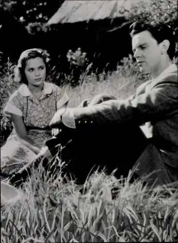 Foto Schauspieler Ulla Jacobsson, Folke Sundquist, Filmszene Sie tanzte nur einen Sommer, Pressefoto