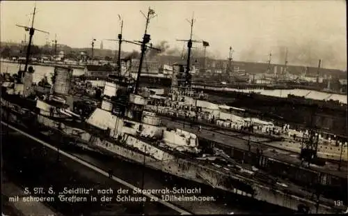 Ak Deutsches Kriegsschiff SMS Seydlitz nach der Skagerrakschlacht 1916, Schleuse Wilhelmshaven
