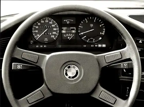 Foto Auto, BMW 525 e, Lenkrad