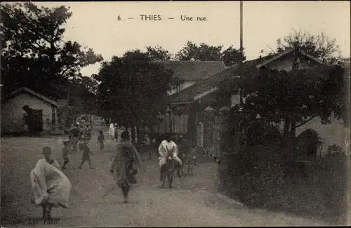 Ak Thiès Senegal, Eine Straße