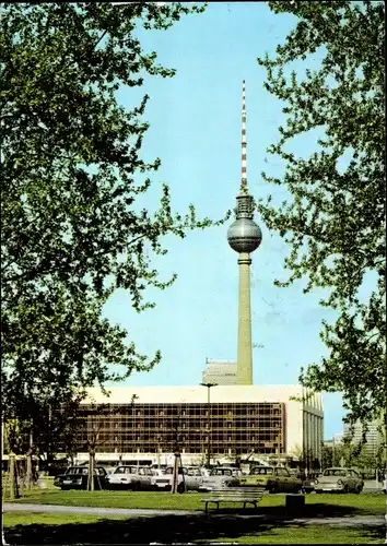 Ak Berlin, Palast der Republik, Fernseh und UKW Turm der Deutschen Post