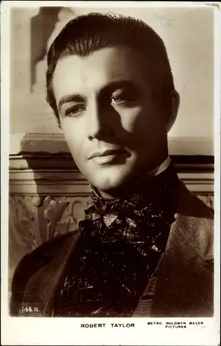 Ak Schauspieler Robert Taylor, Portrait
