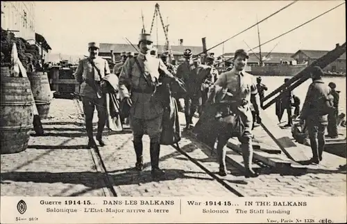 Ak Thessaloniki Griechenland, Dans les Balkans, Guerre 1914-15, Etat Major arrive à terre