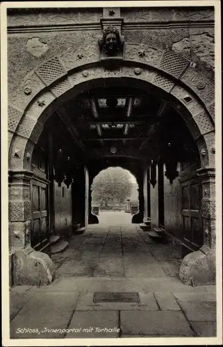 Ak Bevern im Weserbergland, Schloss, Innenportal, Torhalle