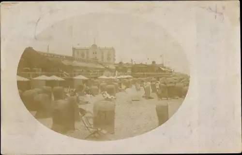 Foto Ak Westerland auf Sylt, Strandkörbe, Strand