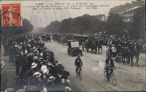 Ak Paris, La Revue vom 14. Juli 1913 in Longchamp, Avenue du Bois-de-Boulogne