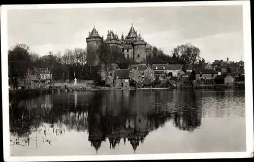 Ak Combourg Ille et Vilaine, Schloss am See