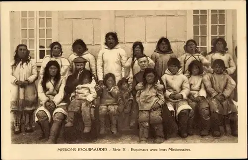 Ak Eskimo Missions, Eskimos mit ihren Missionaren