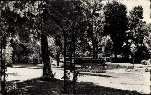 Ak Les Mureaux Yvelines, öffentlicher Garten