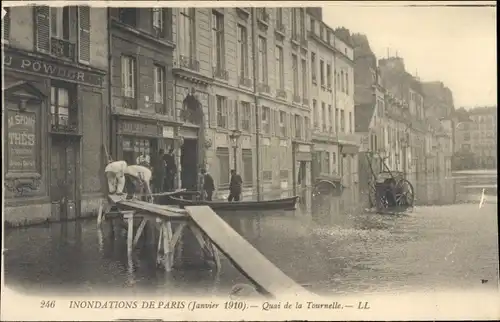 Postkarte Paris V, Quai de la Tournelle, Überschwemmungen 1910