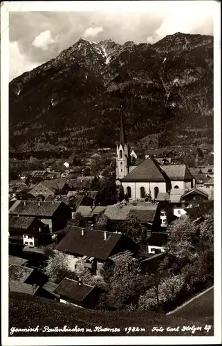Ak Garmisch Partenkirchen in Oberbayern, Ortansicht, Kirche, Gebirge