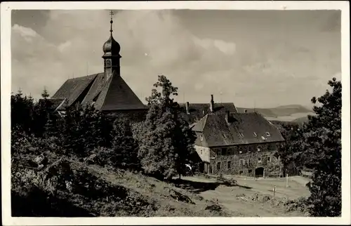 Ak Kreuzberg Bischofsheim Rhön, Kirche, Teilansicht