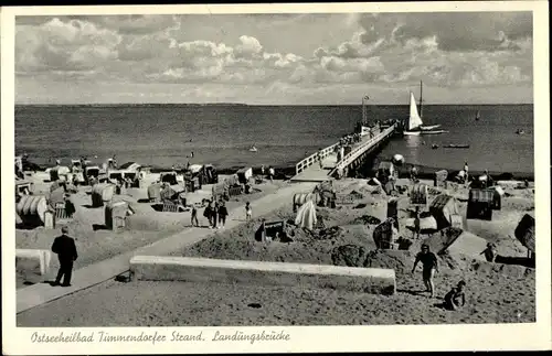 Ak Timmendorfer Strand, Landungsbrücke, Strandkörbe, Segelboot
