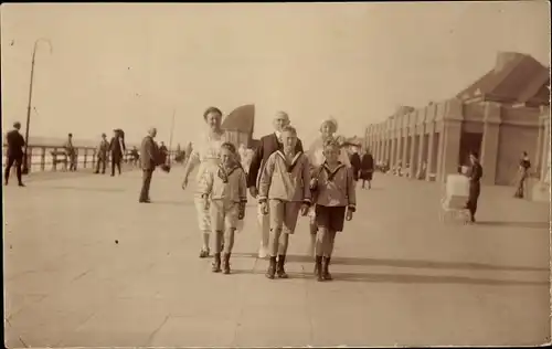 Foto Ak Westerland auf Sylt, Promenade