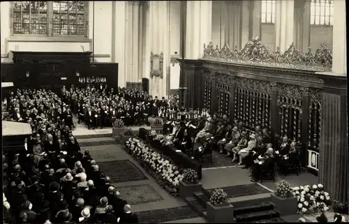 Foto Ak Königin Wilhelmina der Niederlande, Amtsgebäude, Adlige