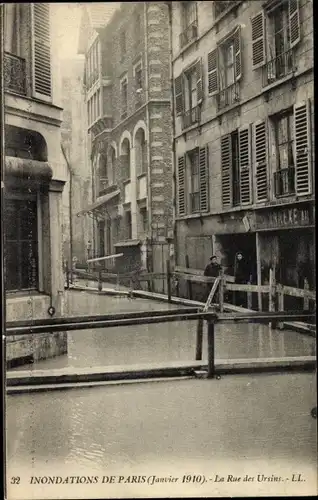 Postkarte Paris IV, Rue des Ursins, Die große Seine-Flut Januar 1910