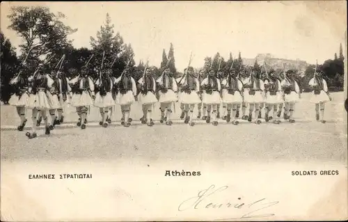 Ak Athen Griechenland, Soldats grecs, Griechische Soldaten mit Gewehren, Traditionelle Röcke