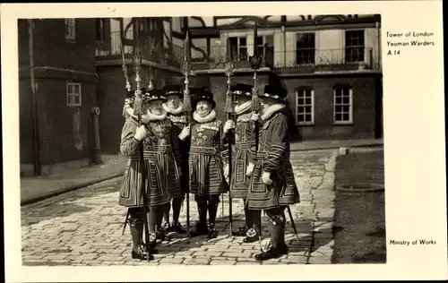 Ak London City England, Tower of London, Yeoman Warders