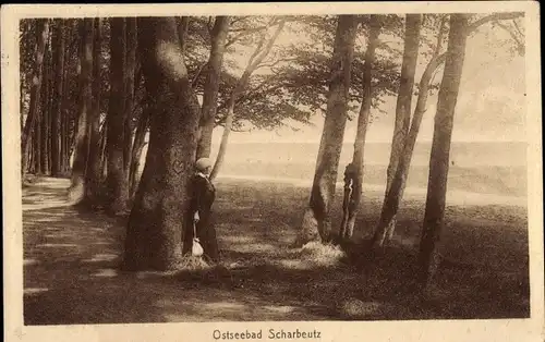 Ak Ostseebad Scharbeutz in Holstein, Allee, Frau