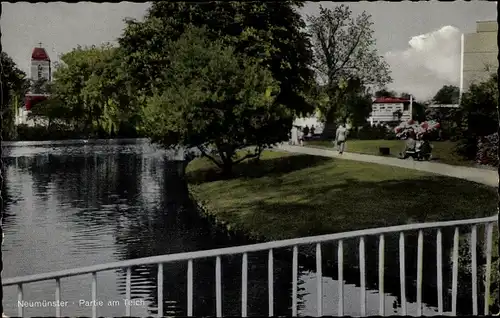 Ak Neumünster in Holstein, Teich, Kirche