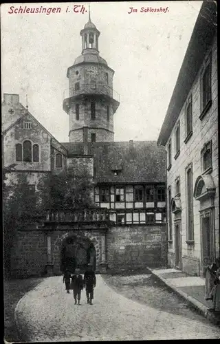 Ak Schleusingen in Thüringen, Schlosshof