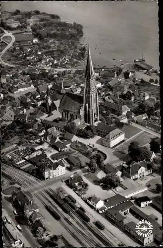 Ak Schleswig an der Schlei, Kirche, Bahnanlagen, Fliegeraufnahme