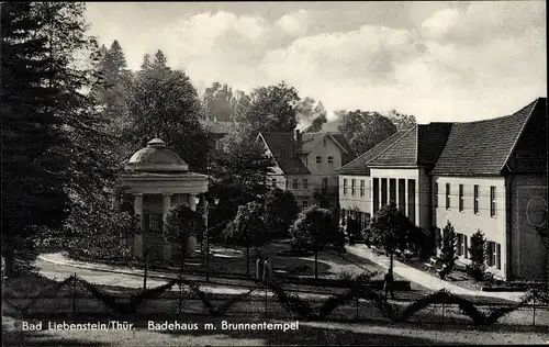 Ak Bad Liebenstein im Thüringer Wald, Badehaus und Brunnentempel