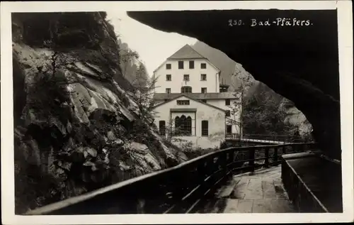 Ak Pfäfers Kanton Sankt Gallen, Holzsteg, Haus, Felsen