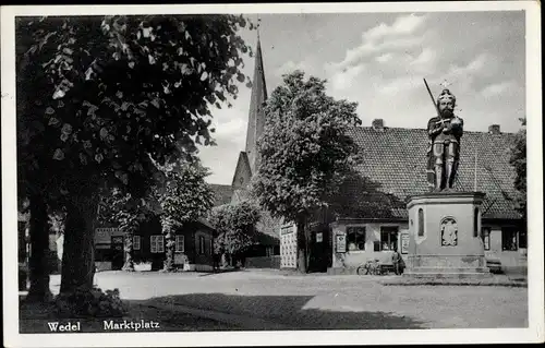 Ak Wedel an der Elbe, Marktplatz, Denkmal