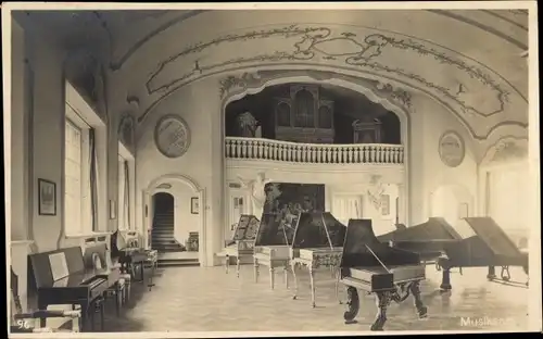 Ak München Bayern, Deutsches Museum, Musiksaal, Flügel, Orgel, Innenansicht